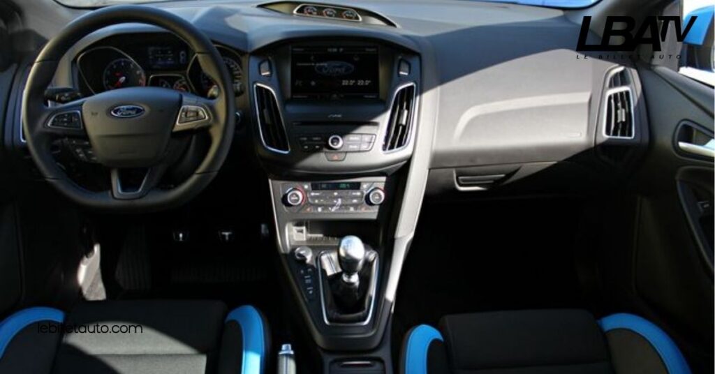 Découvrez l'Intérieur du Ford Focus RS : Confort, Sportivité et Technologies Avancées 4 Sécurité Et Fiabilité