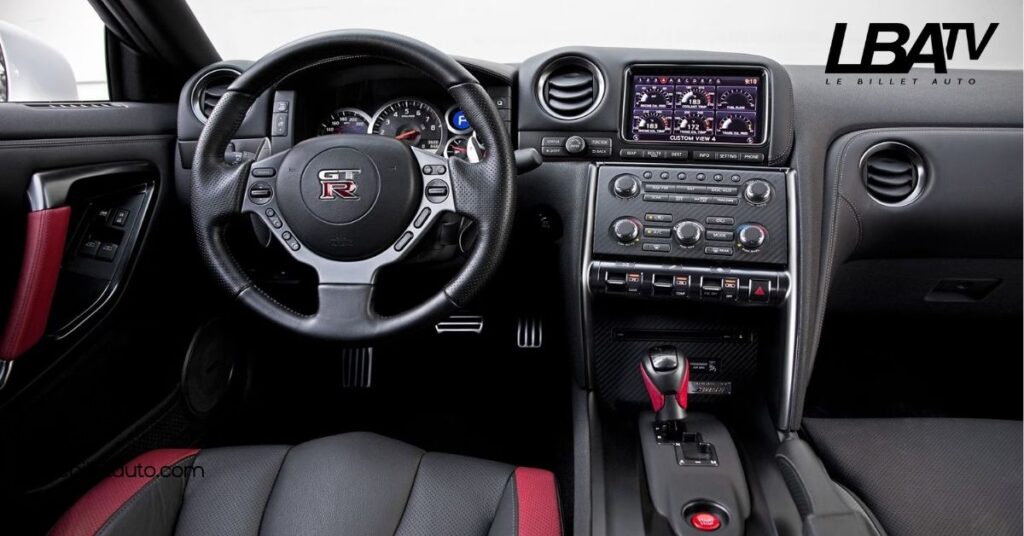 Nissan GT-R Black Edition : Puissance, Élégance et Performances Exceptionnelles 4 Avantages et Inconvénients