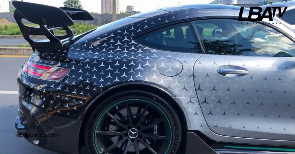 Découvrez l'AMG GT Black Series : Performance, Design et Exclusivité Automobile 2 Conduite et Expérience de Pilotage