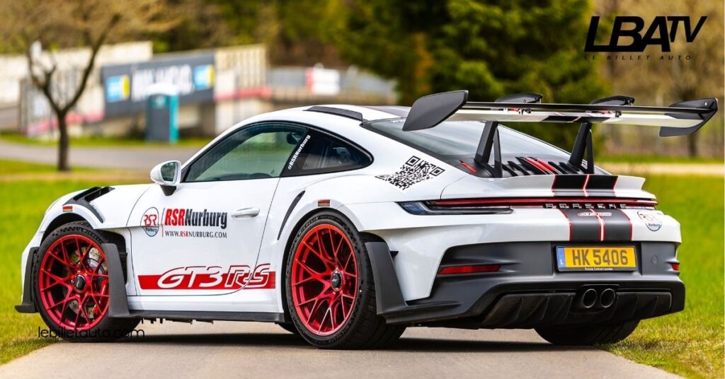 Découvrez la Porsche 992 GT3 RS : Performance, Aérodynamisme et Design Exceptionnel 2 Design et Esthétique
