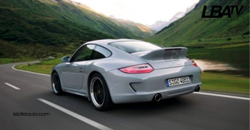 Découvrez la Porsche 911 Sport Classic : Performance, Design et Héritage Atypique 3 Performance et Technologie